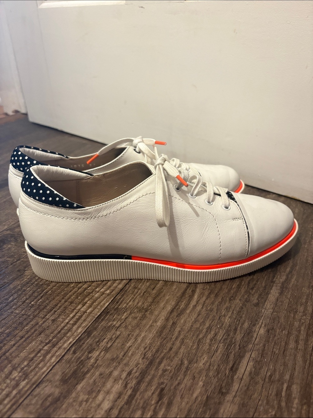 BeautiFeel White Leather Sneakers with Navy Polka Dot Heel Orange accent sz 37